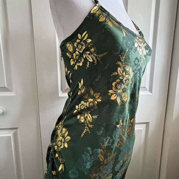 Elegant Green Floral Dress - Picture 8 of 9